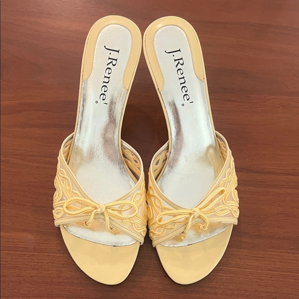 J.Renee Size 12 Yellow Lace Low Heeled Sandals